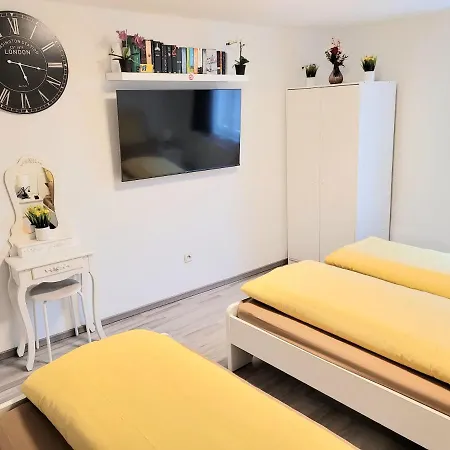 Ruhige, Zentrale Am Schlosspark Apartment *