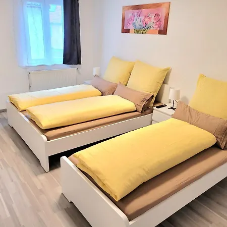 Ruhige, Zentrale Am Schlosspark Apartment