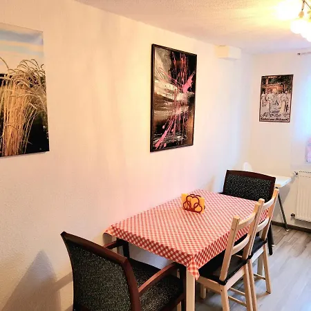 Ruhige, Zentrale Am Schlosspark Apartment
